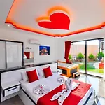 Cavdir 2 Bedroom Secluded With Private Pool Hot Tub 别墅